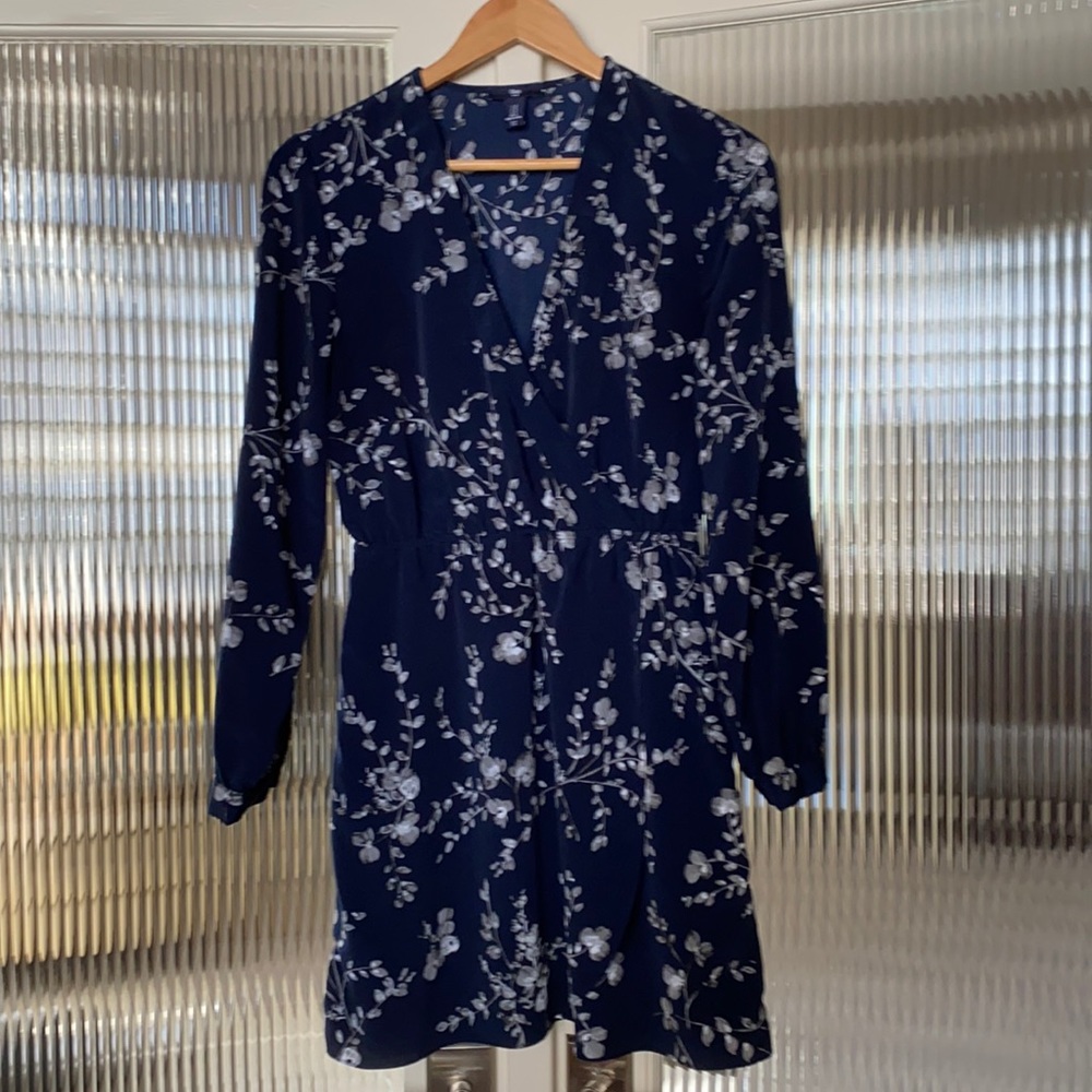 V-neck dress